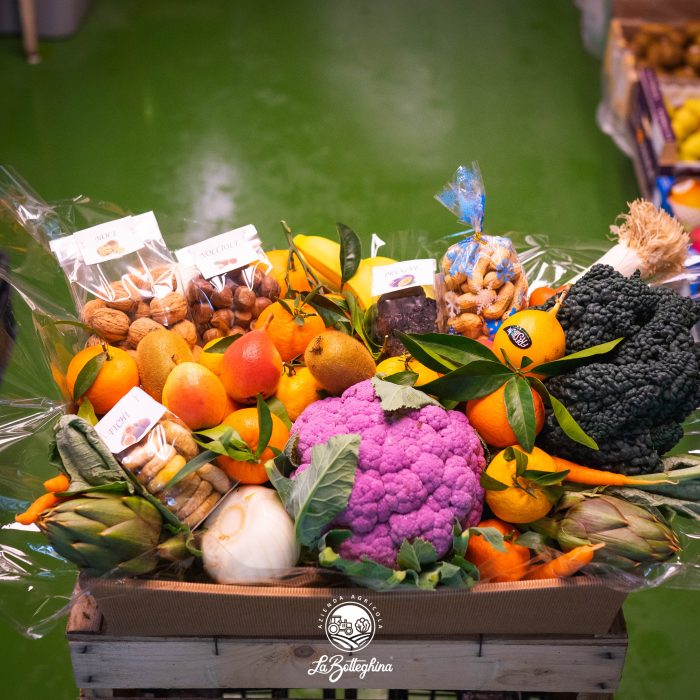 Cesta di frutta e verdura